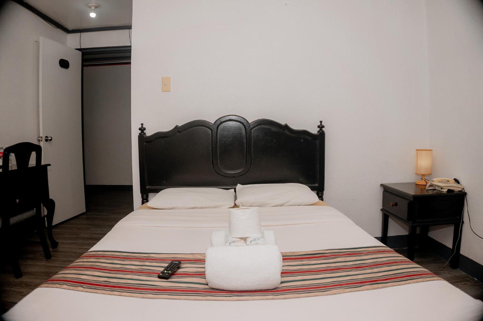 באגויו Mount Crest Hotel מראה חיצוני תמונה